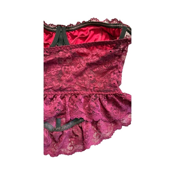 Lace Bustier in Rich Burgundy with Bat & Cross Pendant - Picture 7 of 8